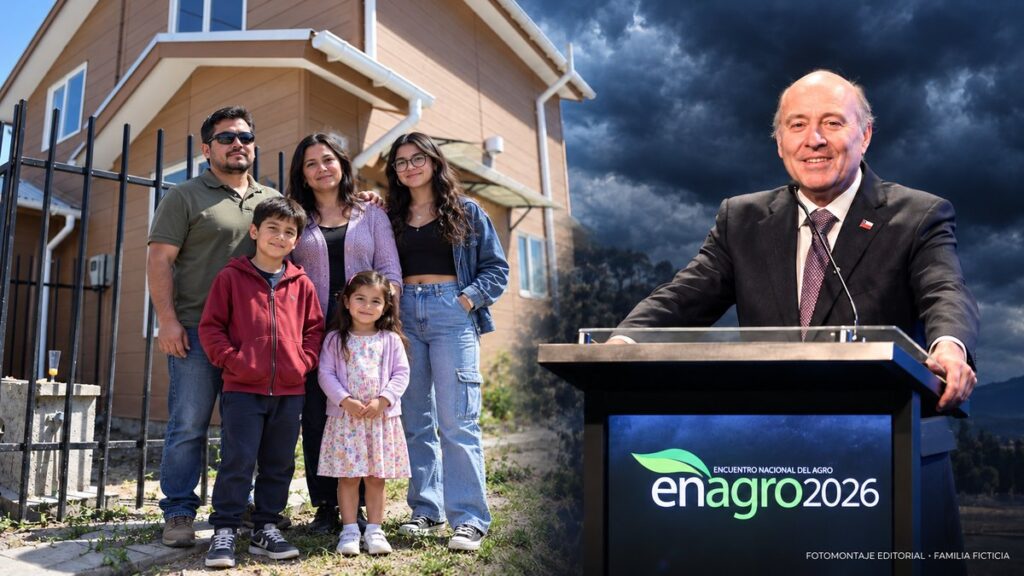 Fotomontaje editorial: Jorge Quiroz en Enagro 2026, con cielo oscuro, junto a una familia ficticia creada digitalmente. Los rostros de la familia no corresponden a las personas de la fotografía de referencia. Composición basada en imágenes de ATON Chile/Emol y Municipalidad de Hualqui.